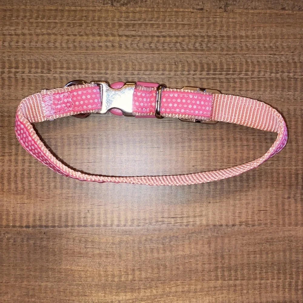 Brand new metal clap pink polka dot dog collar